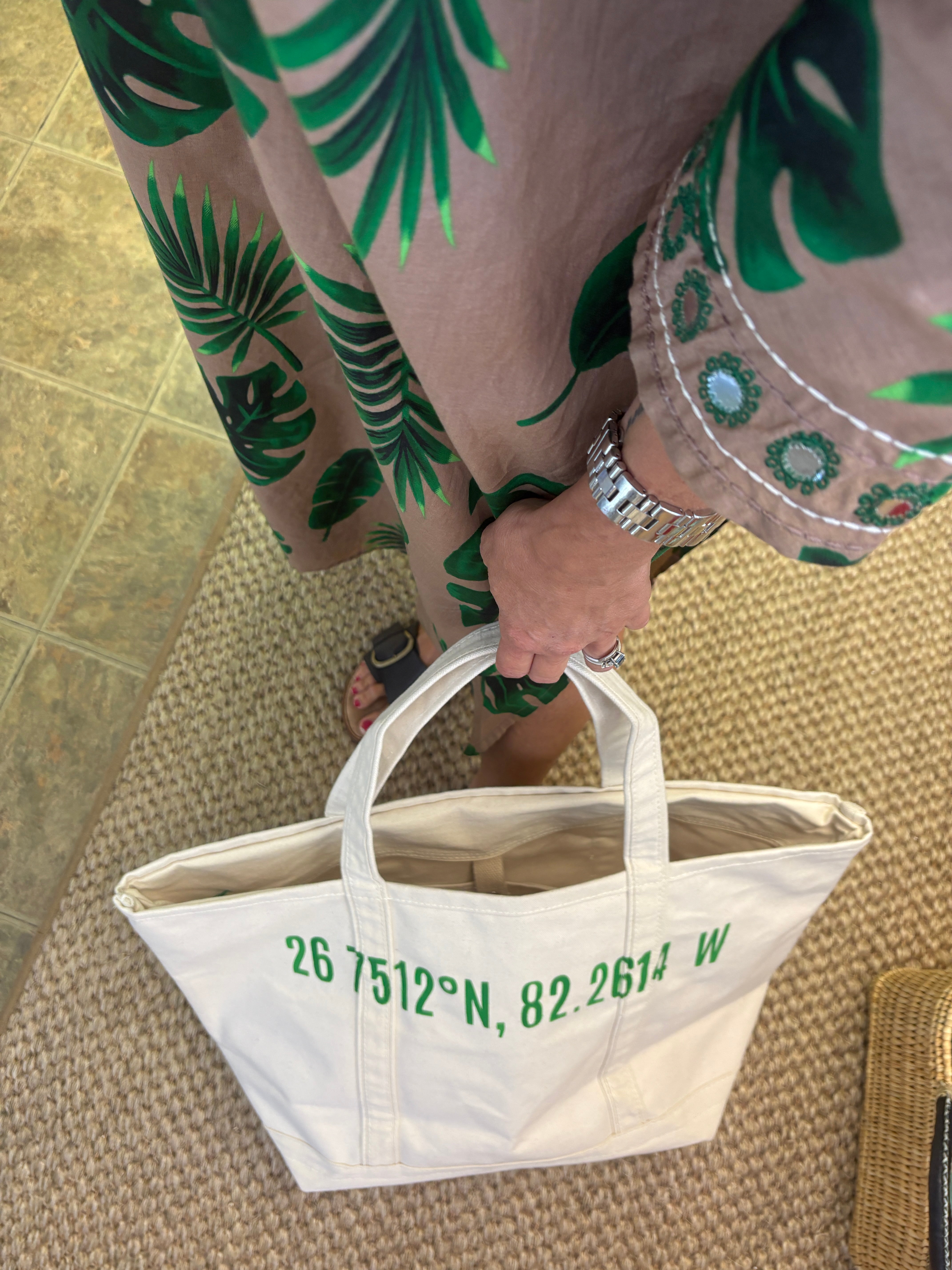 Boca Grande Coordinates Large Tote in Gasparilla Green