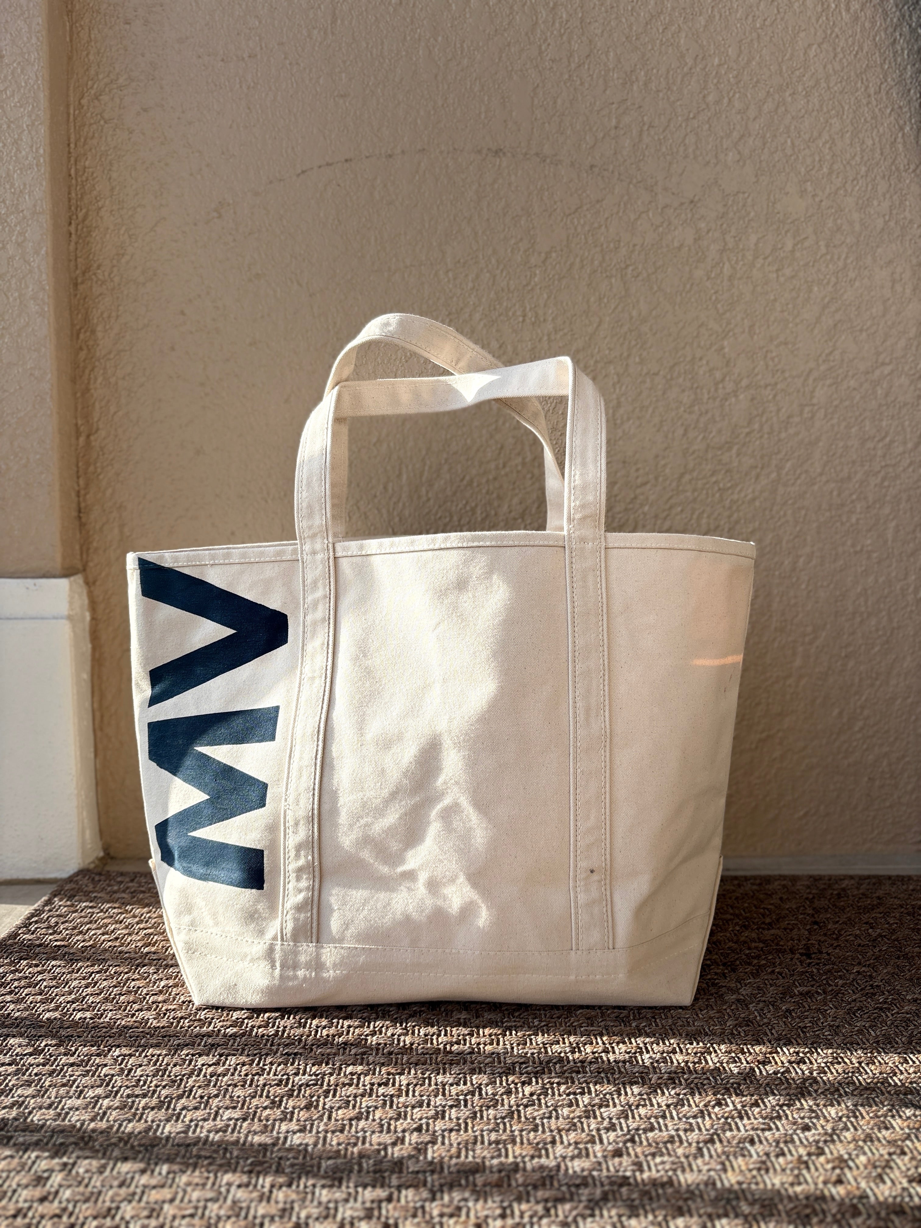 Edgartown Lighthouse Lrge Tote MV