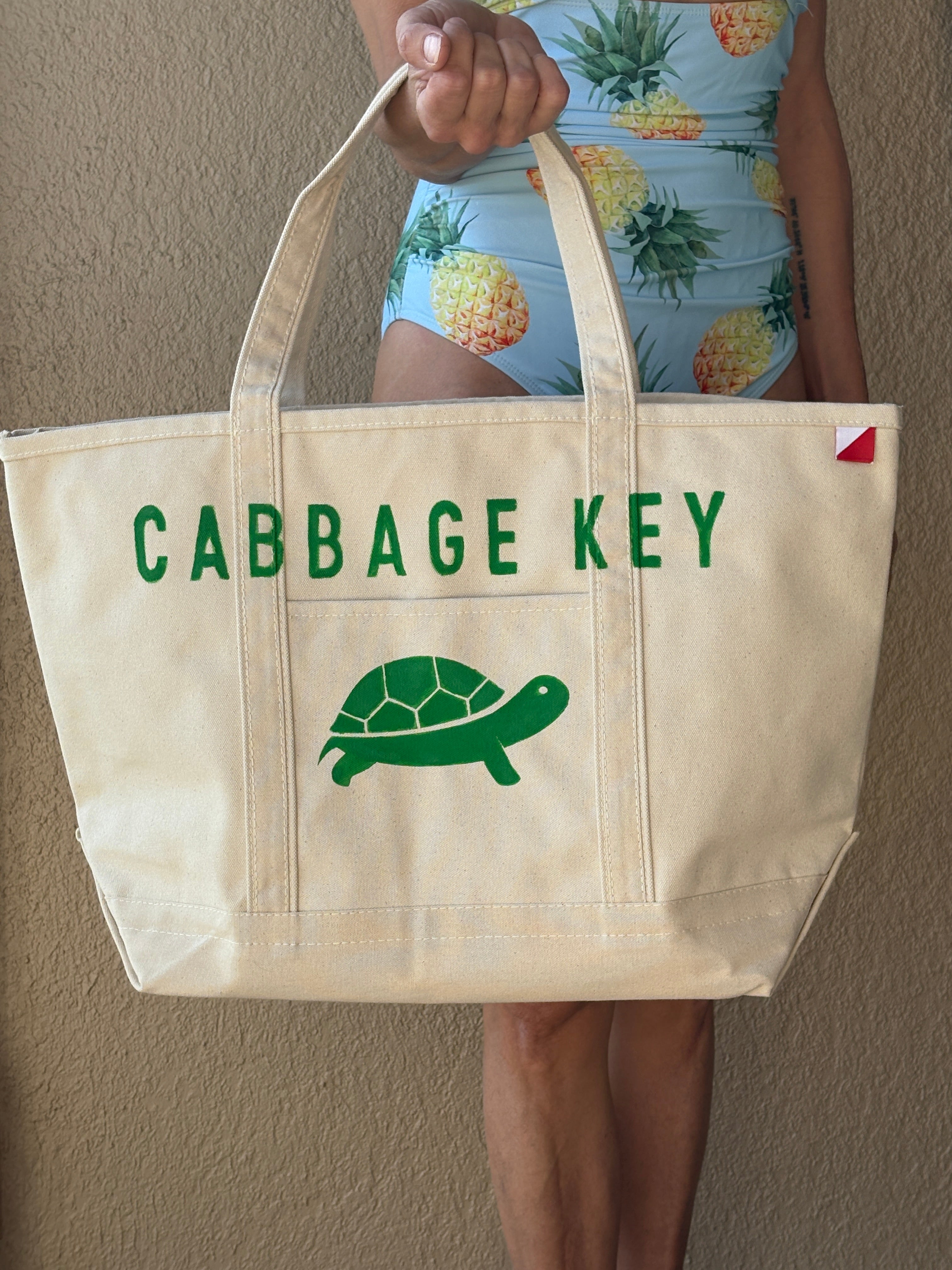 Cabbage Key Large Tote in Green Turtle